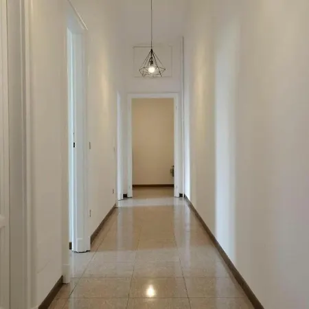 Marche Halldis Milan