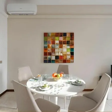 Marche Halldis * Milan
