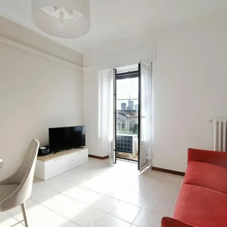 Marche Halldis * Milan